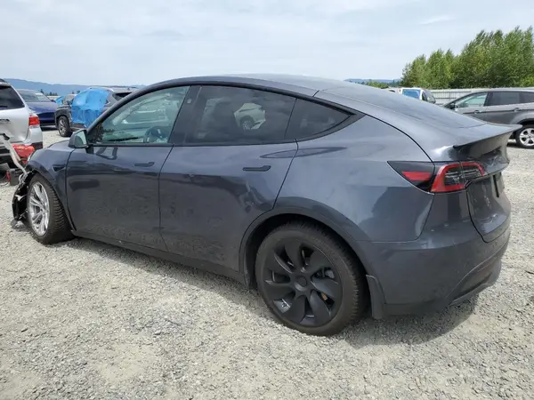 7SAYGAEE5PF949597 2023 TESLA MODEL Y - Image 2