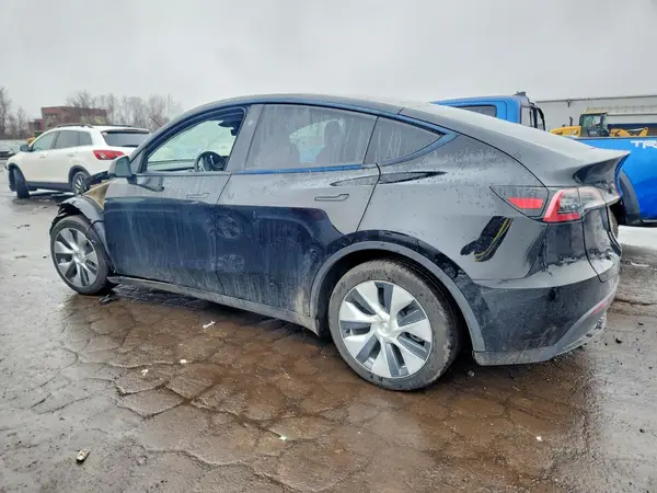7SAYGAEE5PF961913 2023 TESLA MODEL Y - Image 2
