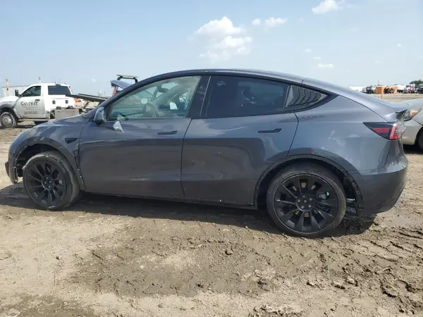 7SAYGAEE5PF969011 2023 TESLA MODEL Y - Image 2