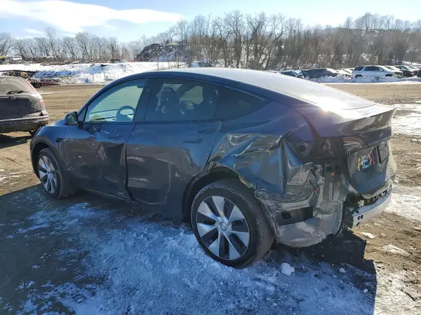 7SAYGAEE5PF971308 2023 TESLA MODEL Y - Image 2