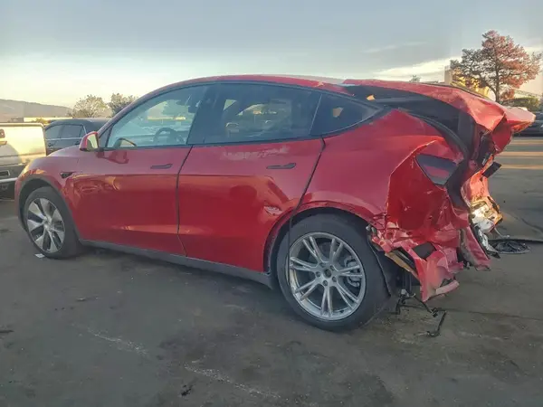 7SAYGAEE5PF979733 2023 TESLA MODEL Y - Image 2