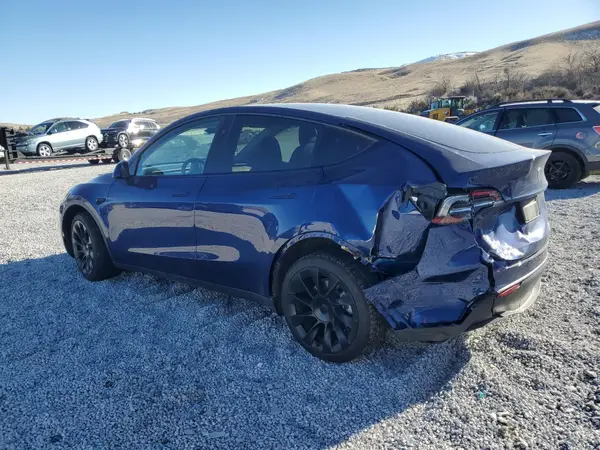 7SAYGAEE5RF003891 2024 TESLA MODEL Y - Image 2
