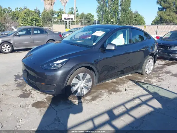 7SAYGAEE5RF004782 2024 TESLA MODEL Y - Image 2
