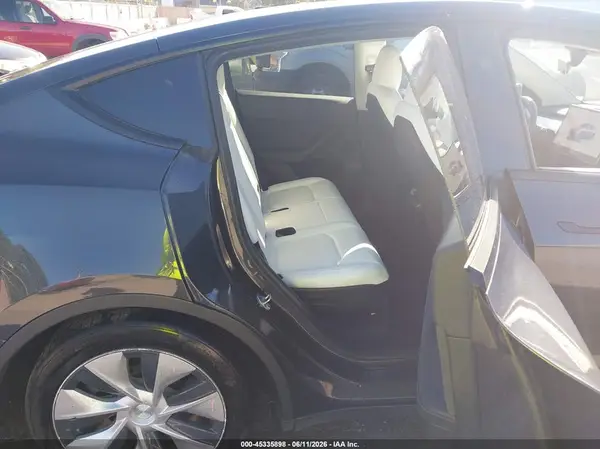 7SAYGAEE5RF004782 2024 TESLA MODEL Y - Image 8