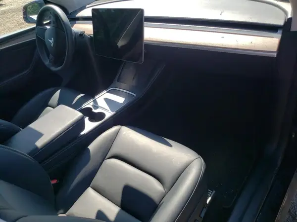 7SAYGAEE5RF019234 2024 TESLA MODEL Y - Image 8