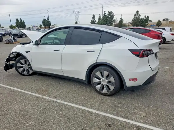 7SAYGAEE5RF020481 2024 TESLA MODEL Y - Image 2