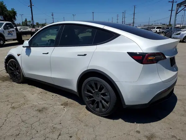 7SAYGAEE5RF042917 2024 TESLA MODEL Y - Image 2
