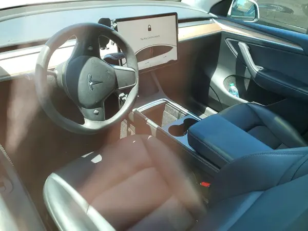 7SAYGAEE5RF042917 2024 TESLA MODEL Y - Image 8