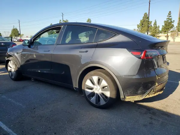 7SAYGAEE5RF064092 2024 TESLA MODEL Y - Image 2