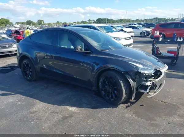 7SAYGAEE5RF065906 2024 TESLA MODEL Y - Image 1