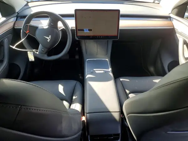 7SAYGAEE5RF071608 2024 TESLA MODEL Y - Image 8