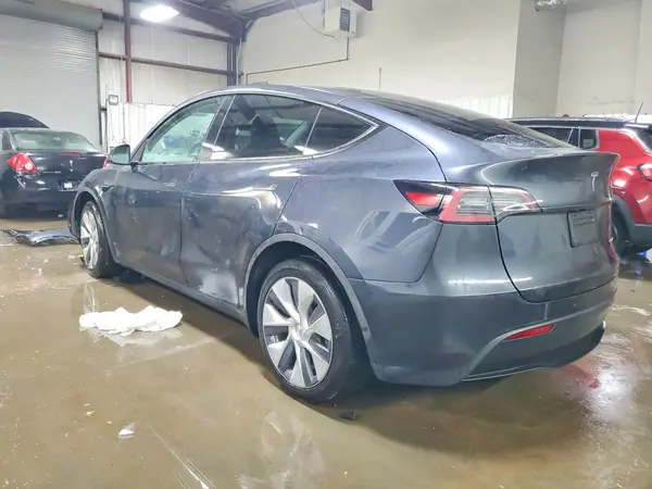 7SAYGAEE5RF074346 2024 TESLA MODEL Y - Image 2