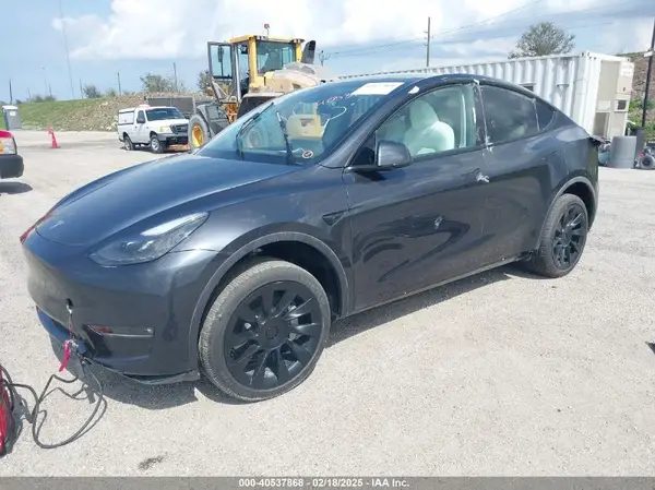 7SAYGAEE5RF074699 2024 TESLA MODEL Y - Image 2