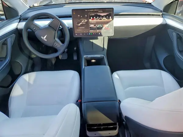 7SAYGAEE5RF106390 2024 TESLA MODEL Y - Image 8