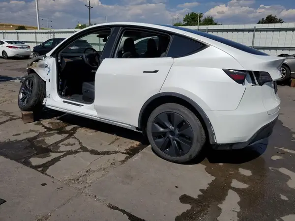 7SAYGAEE5RF109354 2024 TESLA MODEL Y - Image 2