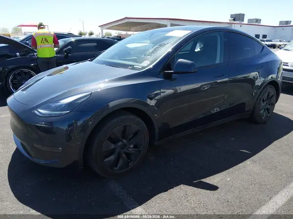 7SAYGAEE5RF112142 2024 TESLA MODEL Y - Image 2