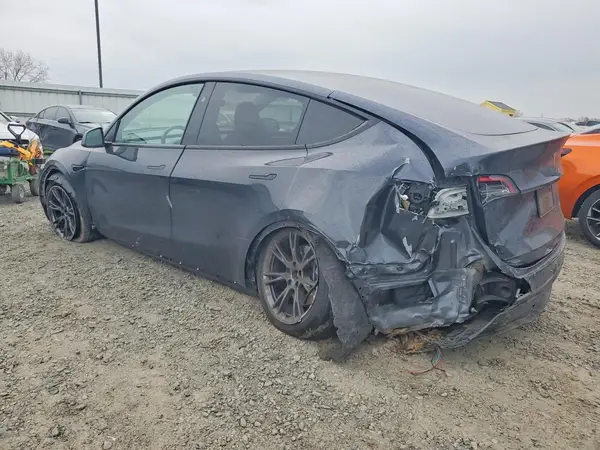 7SAYGAEE5RF116661 2024 TESLA MODEL Y - Image 2
