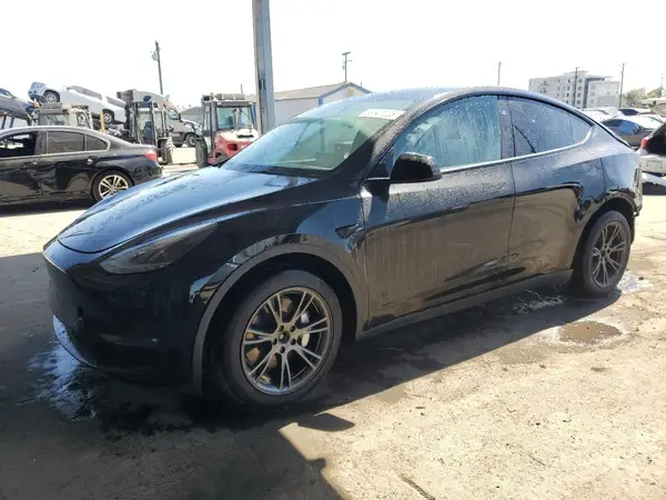 7SAYGAEE5RF120693 2024 TESLA MODEL Y - Image 1