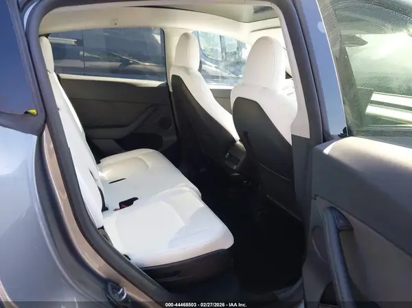 7SAYGAEE5RF122086 2024 TESLA MODEL Y - Image 8