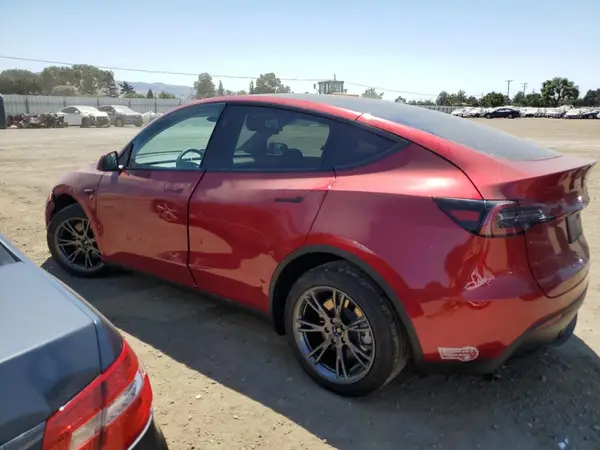 7SAYGAEE5RF127546 2024 TESLA MODEL Y - Image 2