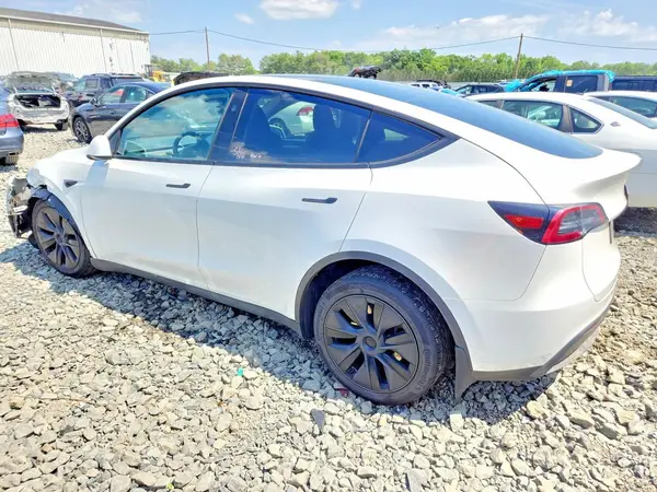 7SAYGAEE5RF182904 2024 TESLA MODEL Y - Image 2
