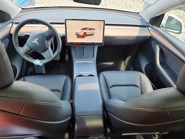 7SAYGAEE5RF182904 2024 TESLA MODEL Y - Image 8