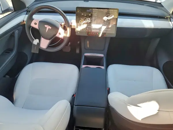 7SAYGAEE5RF190050 2024 TESLA MODEL Y - Image 8