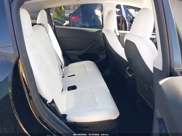 7SAYGAEE5RF983185 2024 TESLA MODEL Y - Image 8