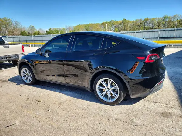 7SAYGAEE5RF987107 2024 TESLA MODEL Y - Image 2