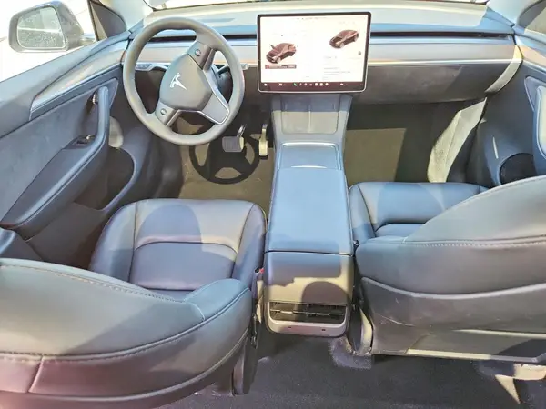 7SAYGAEE5RF987107 2024 TESLA MODEL Y - Image 8