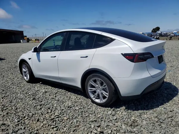 7SAYGAEE5RF994669 2024 TESLA MODEL Y - Image 2