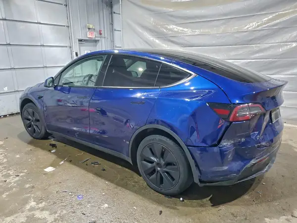 7SAYGAEE5SF228950 2025 TESLA MODEL Y - Image 2