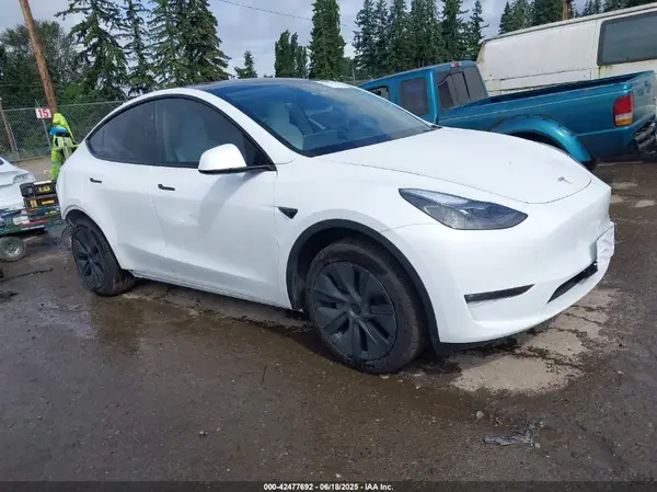 7SAYGAEE5SF231959 2025 TESLA MODEL Y - Image 1
