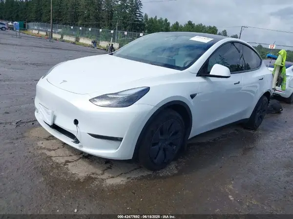 7SAYGAEE5SF231959 2025 TESLA MODEL Y - Image 2