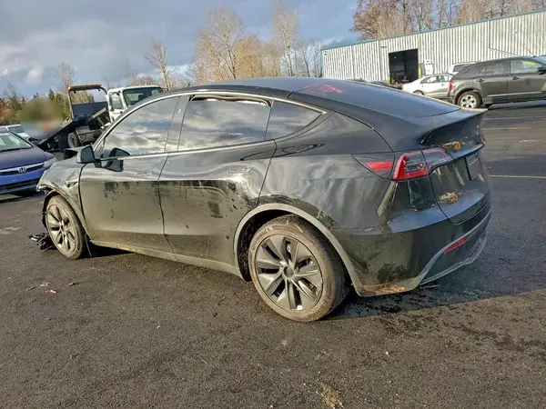 7SAYGAEE5SF244730 2025 TESLA MODEL Y - Image 2