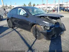 7SAYGAEE5SF247580 2025 TESLA MODEL Y