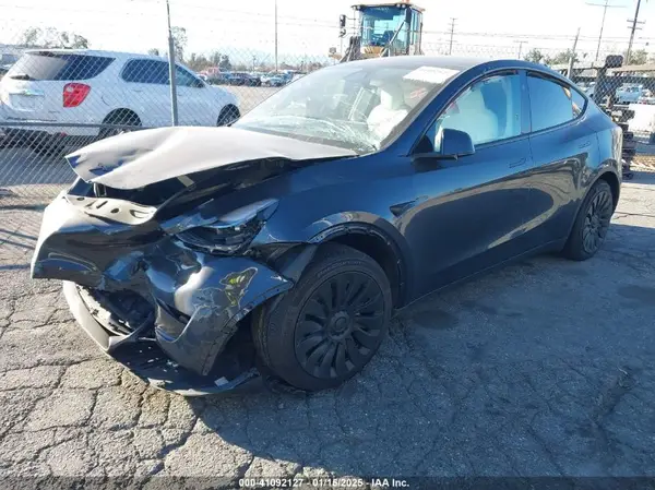 7SAYGAEE5SF247580 2025 TESLA MODEL Y - Image 2