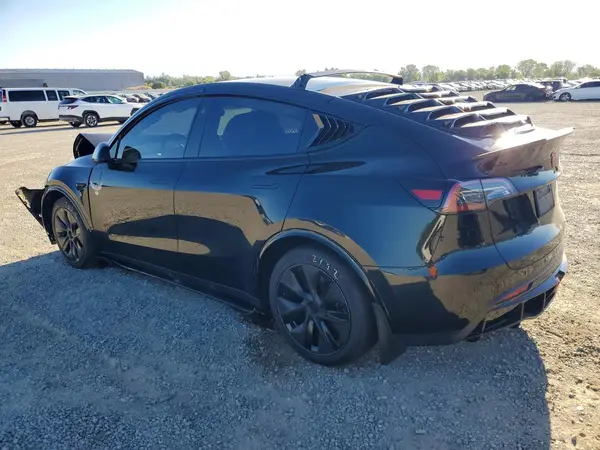 7SAYGAEE5SF250429 2025 TESLA MODEL Y - Image 2