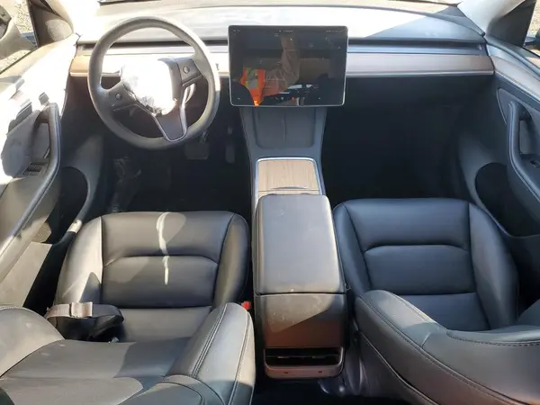 7SAYGAEE5SF250429 2025 TESLA MODEL Y - Image 8