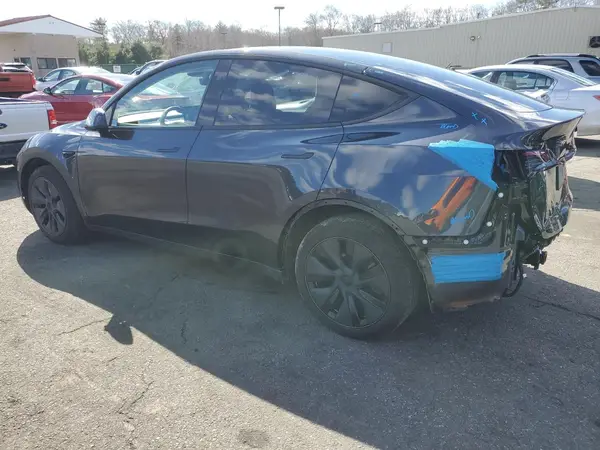 7SAYGAEE5SF263374 2025 TESLA MODEL Y - Image 2