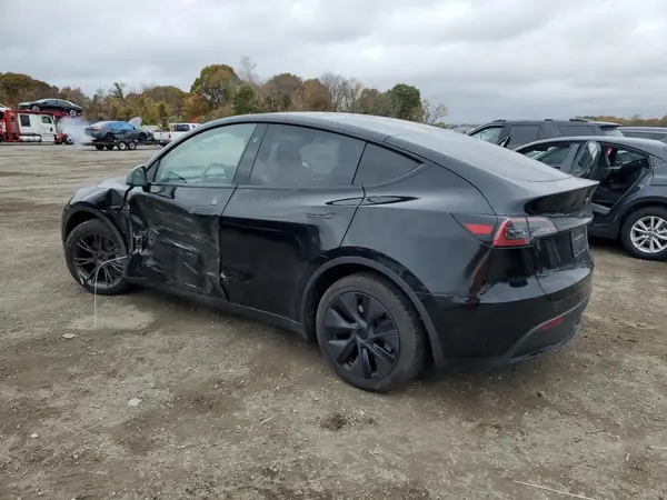 7SAYGAEE5SF288226 2025 TESLA MODEL Y - Image 2