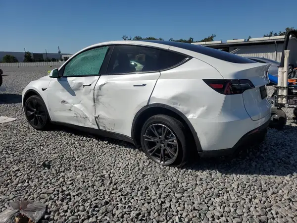 7SAYGAEE5SF289828 2025 TESLA MODEL Y - Image 2