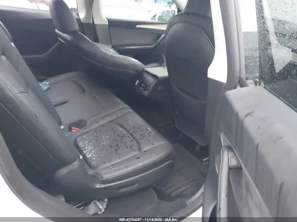 7SAYGAEE5SF306207 2025 TESLA MODEL Y - Image 8