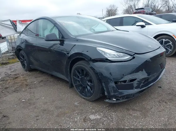 7SAYGAEE6NF315261 2022 TESLA MODEL Y - Image 1