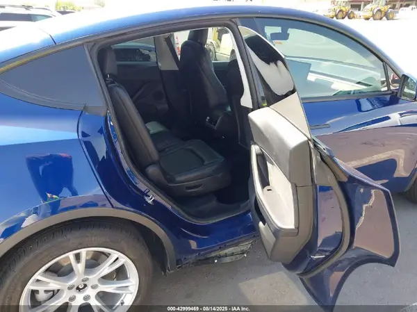 7SAYGAEE6NF340712 2022 TESLA MODEL Y - Image 8