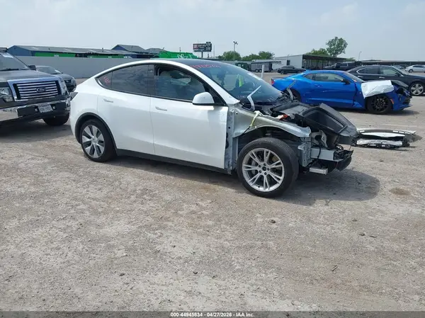 7SAYGAEE6NF388775 2022 TESLA MODEL Y - Image 1