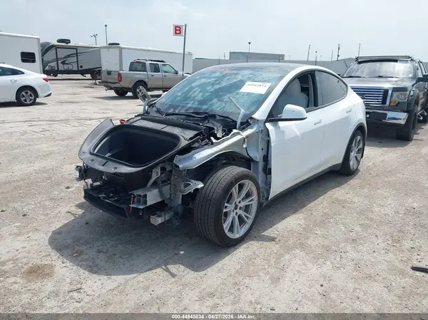 7SAYGAEE6NF388775 2022 TESLA MODEL Y - Image 2
