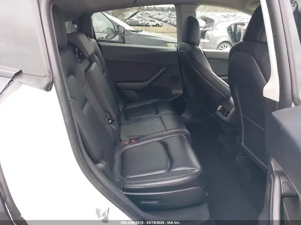 7SAYGAEE6NF389909 2022 TESLA MODEL Y - Image 8