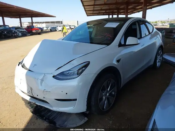 7SAYGAEE6NF393068 2022 TESLA MODEL Y - Image 2