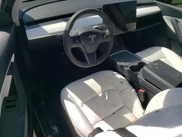 7SAYGAEE6NF418938 2022 TESLA MODEL Y - Image 8